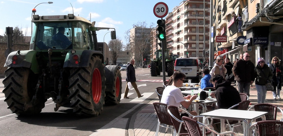 Las tractoradas se extienden por varias provincias y bloquean algunas infraestructuras