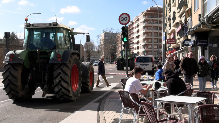 Las tractoradas se extienden por varias provincias y bloquean algunas infraestructuras