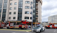 Los Bomberos extinguen un incendio en un piso de O Burgo