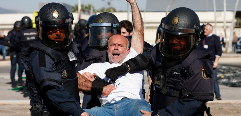 Las protestas del campo se avivan con detenciones y más bloqueos