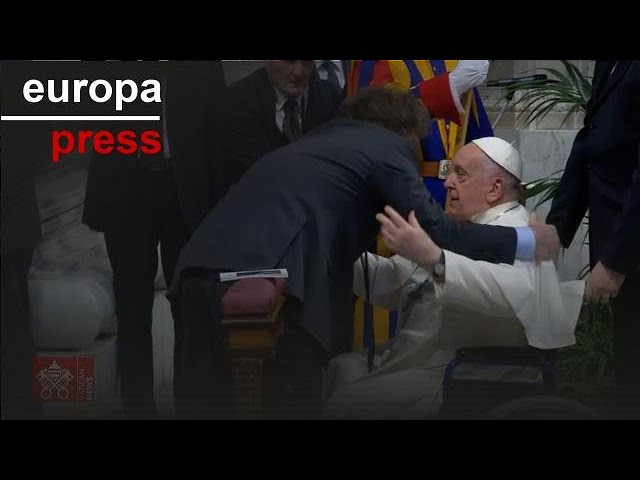 Milei y el Papa Francisco se funden en un abrazo en su primer encuentro en el Vaticano