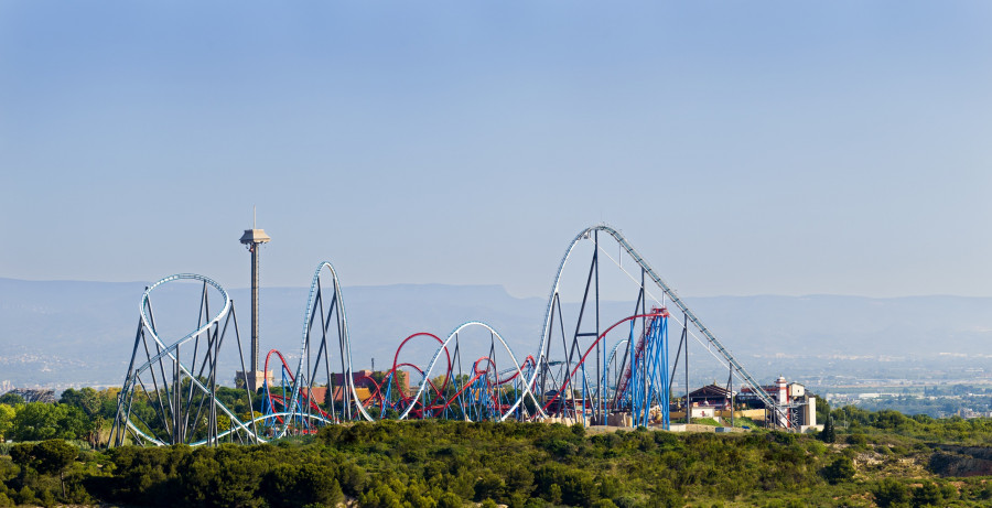 La caída de un árbol en una atracción de PortAventura deja catorce heridos, dos de ellos críticos