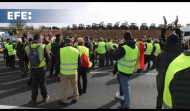 Miércoles de intensas protestas agrícolas en España con bloqueos en carreteras y puertos