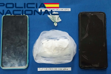 Cocaína y móviles incautados en un operación antidroga @ EP