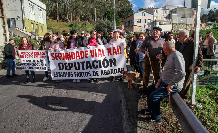 Suevos corta el tráfico para reclamar más seguridad vial: “Estamos fartos”