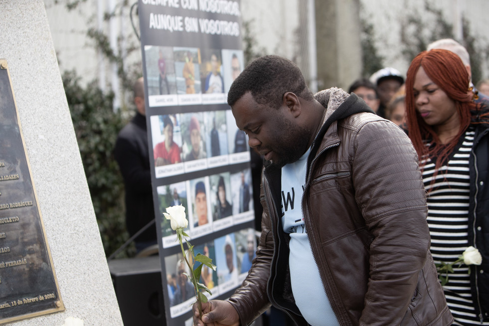 Homenaje a los fallecidos en el Villa de Pitanxo