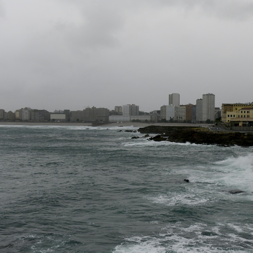 El ciclón 'Kirk' llega a A Coruña más tarde de lo previsto:  así será su paso por la ciudad