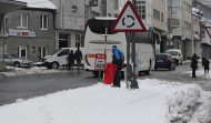 La nieve dificulta la circulación en la A-6 en Lugo