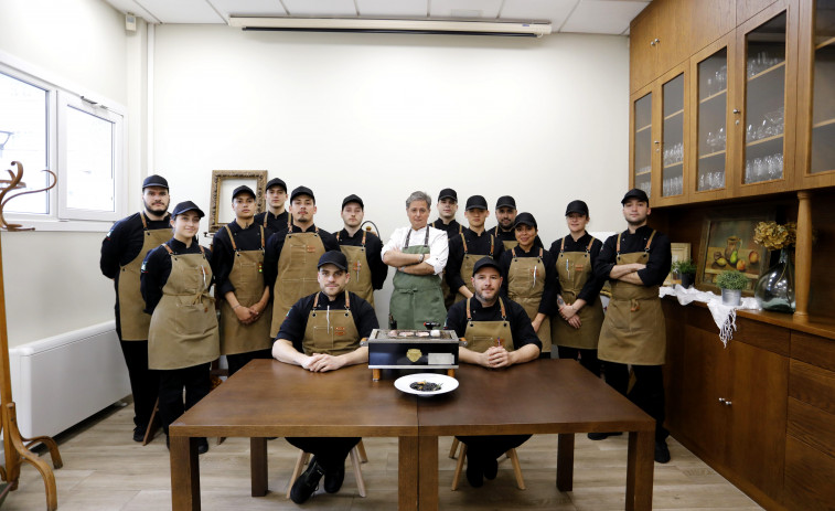 Los alumnos de hostelería en A Coruña: ellos se lo guisan y ellos se lo comen