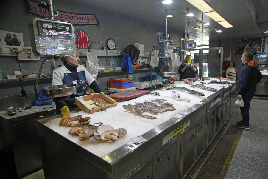 Temor en los mercados coruñeses por la posible falta de pescado hasta este miércoles