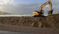 El Ayuntamiento comienza el próximo lunes a levantar la duna de la playa de Riazor