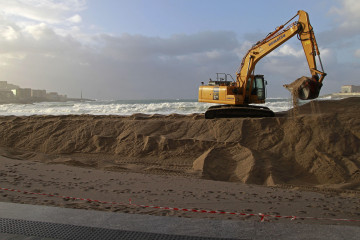 Caminar por las calles más próximas al mar resultó complicado , en la que hubo que reconstruir la duna @Quintana (6)