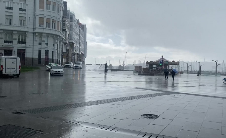 Las trombas de agua anticipan un complicado fin de semana en que A Coruña estará en alerta naranja