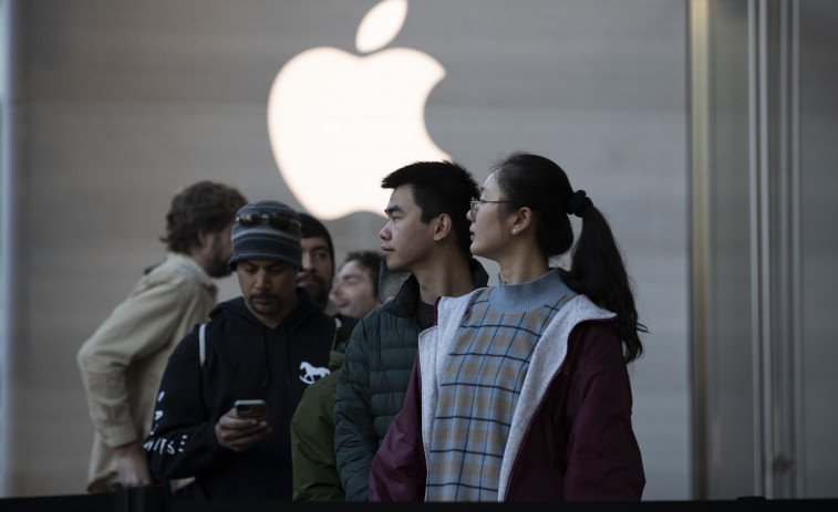 Multa de 1.840 millones a Apple por obstruir la competencia a su servicio de música