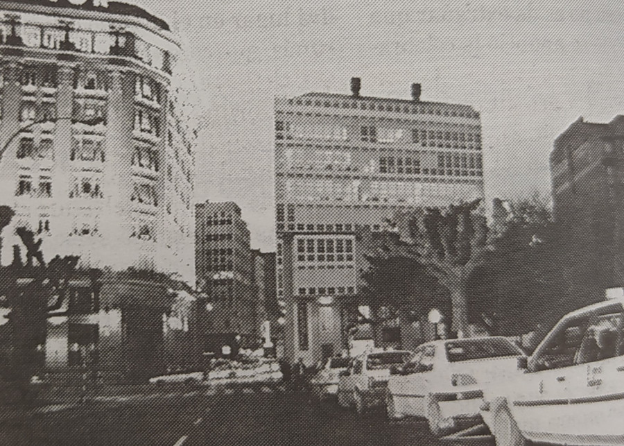 Hace 25 años | Francisco Vázquez, un alcalde de A Coruña de récord, y cambio de de ubicación de los taxis