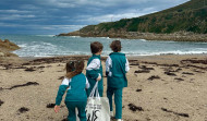 Los niños de Primaria del Liceo de la Paz recogen 142 kilos de basura en la playa de Bens