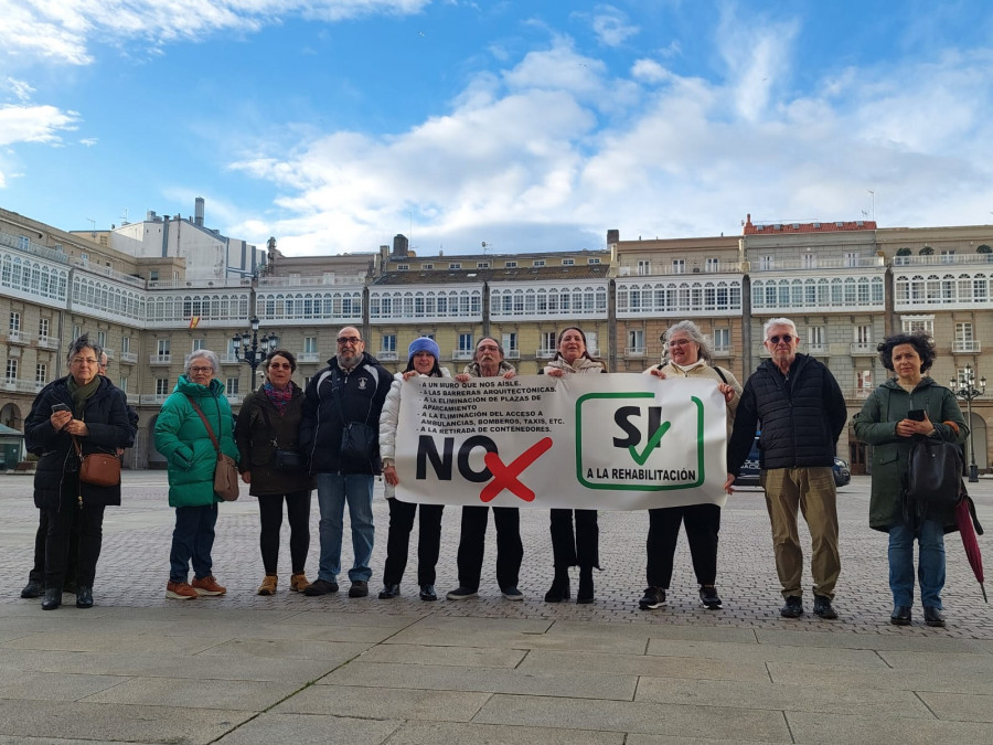 Los vecinos de las Casas de Franco, en A Coruña, desconvocan la protesta del próximo lunes