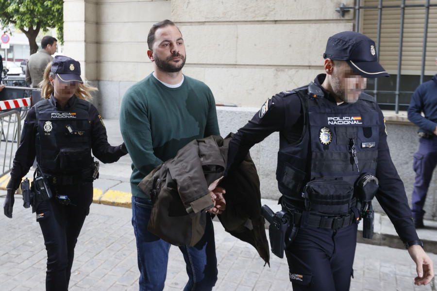 El sobrino de María del Monte niega haber participado en el asalto al chalé de la cantante