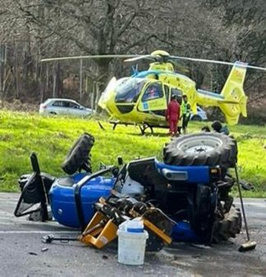 Trasladado en helicóptero tras chocar su tractor contra un camión en Vilasantar