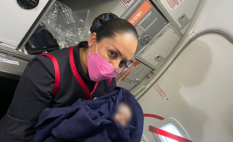 Una mujer da a luz en un avión de Aeroméxico