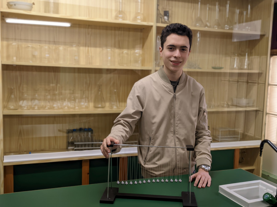 Un alumno de La Grande Obra de Atocha gana la Olimpiada de Física por la Universidad de A Coruña