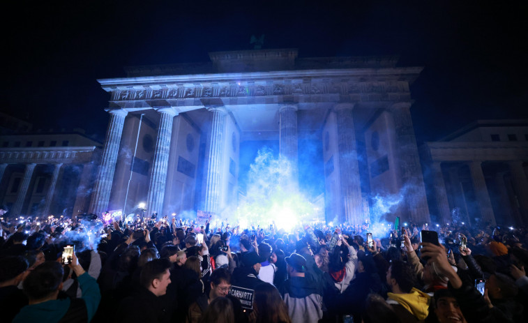 Berlín recibe con una 'fumada' popular la legalización parcial del cannabis en Alemania