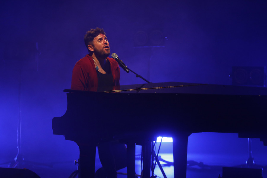 Pablo López celebra sus diez años de trayectoria musical con un Palacio de la Ópera a reventar