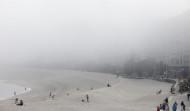 La niebla pone punto y final a un fin de semana veraniego en A Coruña