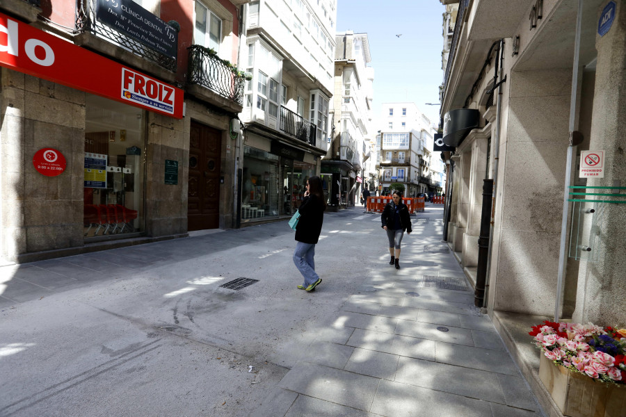 Avanza la reforma de San Andrés, en A Coruña: los peatones ya pueden transitar entre las calles Sol y Torreiro