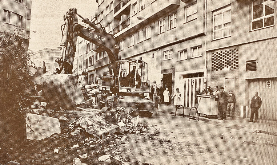 Hace 25 años | De Hiroshima a la Torre y bombas de palenque por un tapón en Os Mallos