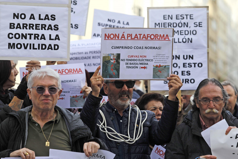 Los vecinos de las Casas de Franco denunciaron la falta de accesbilidad del proyecto para la zona (25)