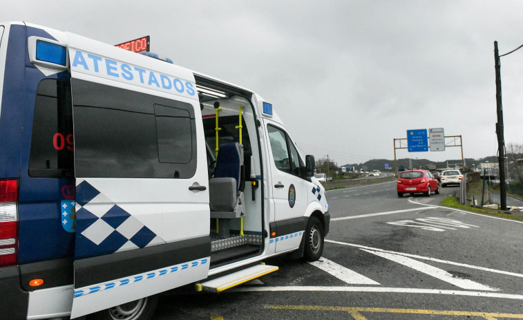 Cuatro vehículos se enredan en una colisión múltiple en A Coruña