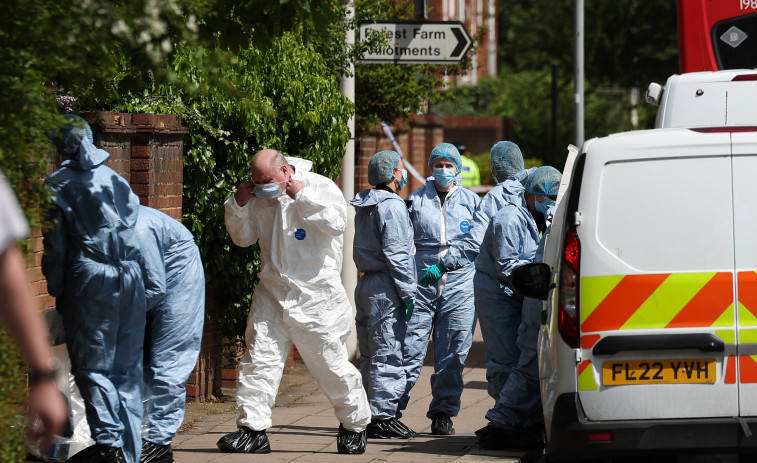 Un niño de 14 años muere tras ser atacado con una espada en Londres