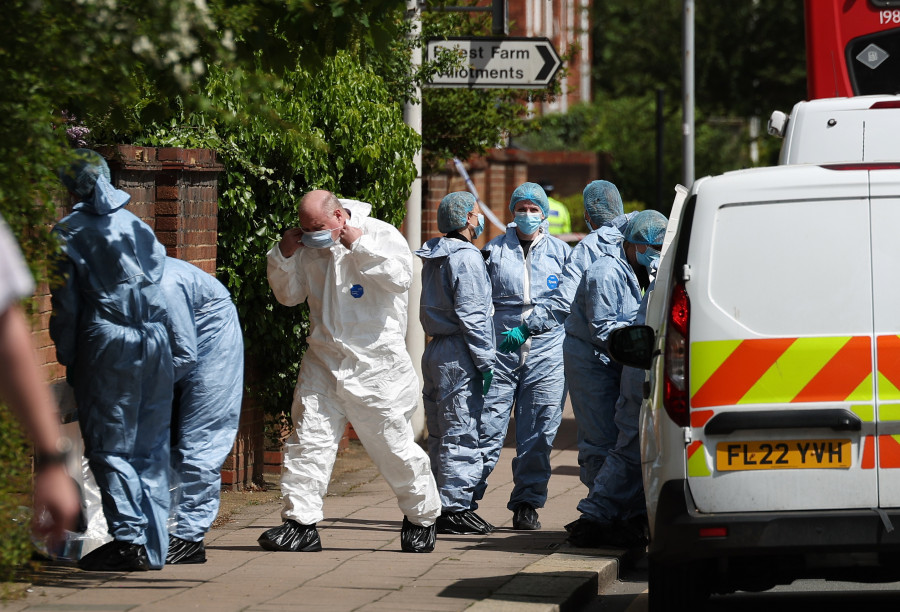 Un niño de 14 años muere tras ser atacado con una espada en Londres