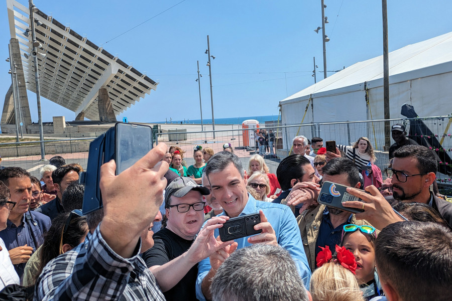 Sánchez visita por sorpresa la Feria de Abril de Barcelona