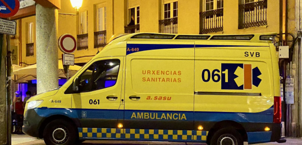 Muere un operario de 47 años al caerle encima un muro de una casa en Ponteceso