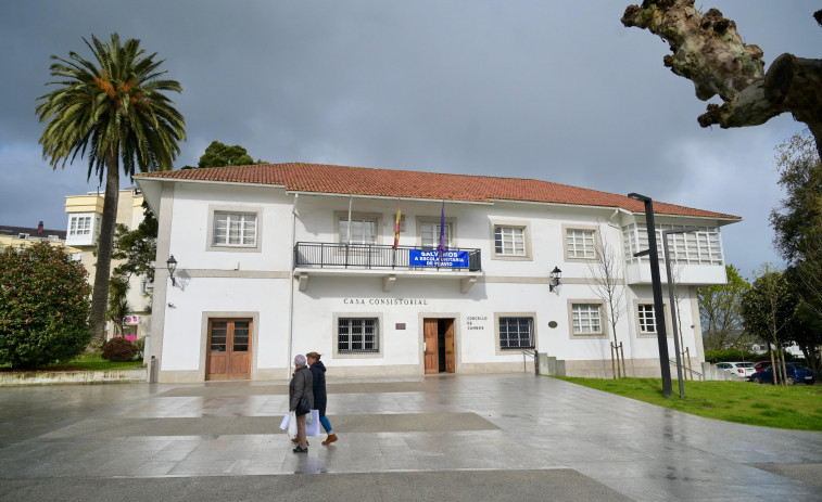 Familias de Cambre, escépticas: “No creemos nada hasta ver el cole limpio”