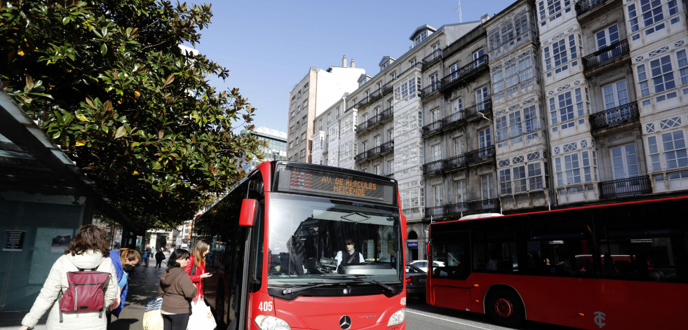 A Coruña será la tercera ciudad gallega con el contrato de autobuses en situación irregular
