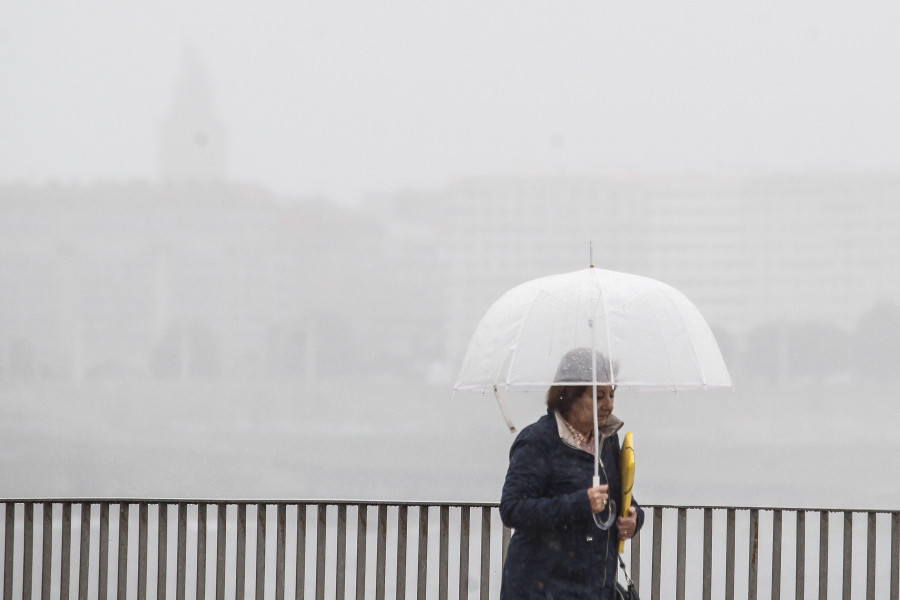 Galicia cierra la semana este domingo con lluvia y tormentas