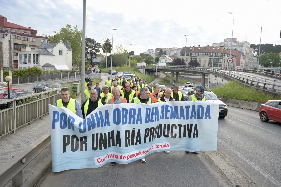 Retenciones en la entrada a A Coruña por la manifestación de los mariscadores