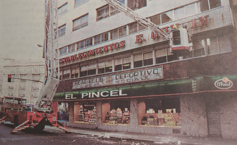 Hace 25 años | Un parque temático en el Monte de San Pedro y caída de cascotes en la sede del Depor