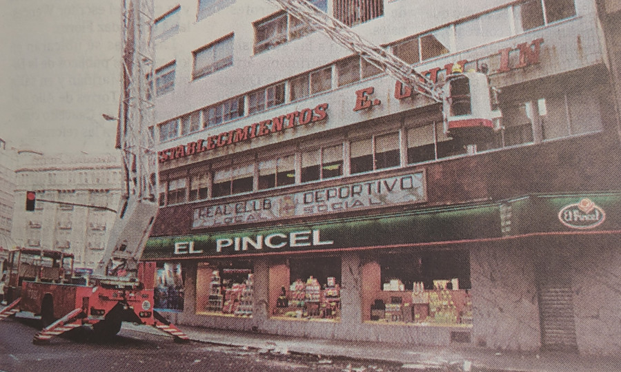 Hace 25 años | Un parque temático en el Monte de San Pedro y caída de cascotes en la sede del Depor