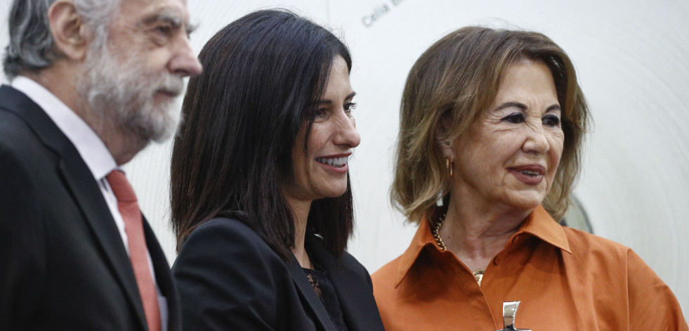 La periodista Lola García recibe el Premio Puro Cora que concedel el Grupo El Progreso