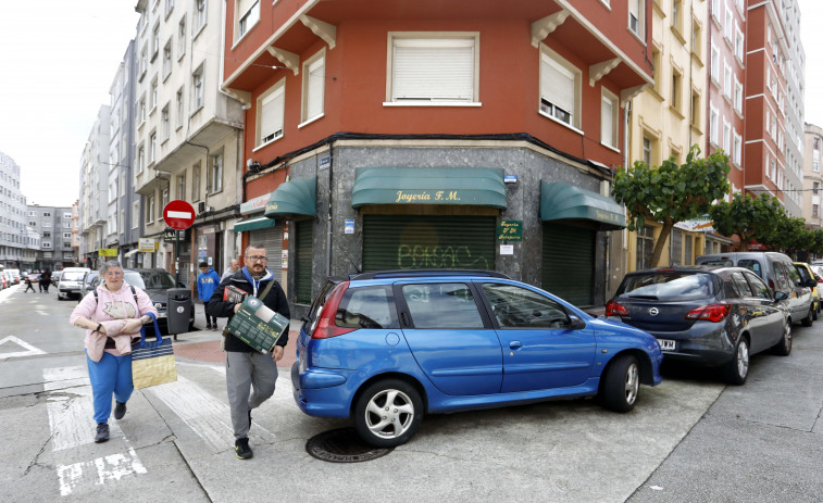 Os Mallos cuenta los días para que reabra su parking: “Hasta para alquilar un garaje piden 100 euros”