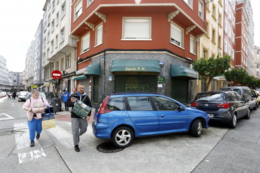 Os Mallos cuenta los días para que reabra su parking: “Hasta para alquilar un garaje piden 100 euros”