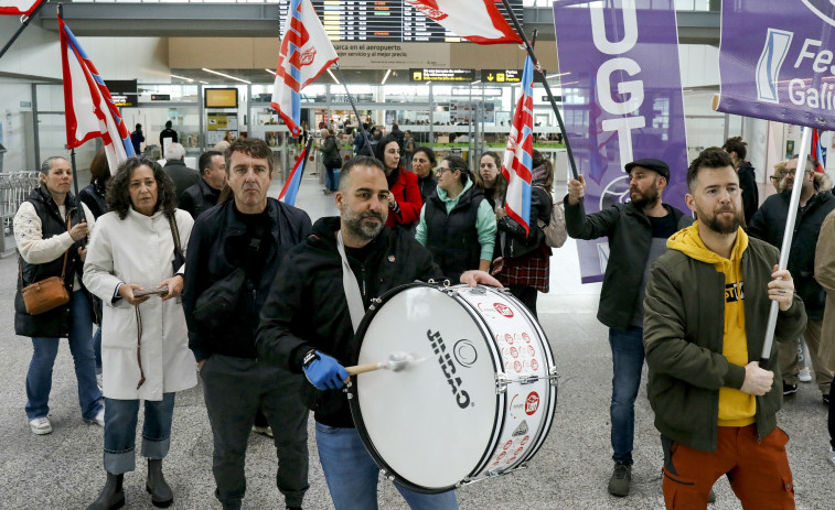 El aeropuerto de Santiago cancela más de una veintena de vuelos