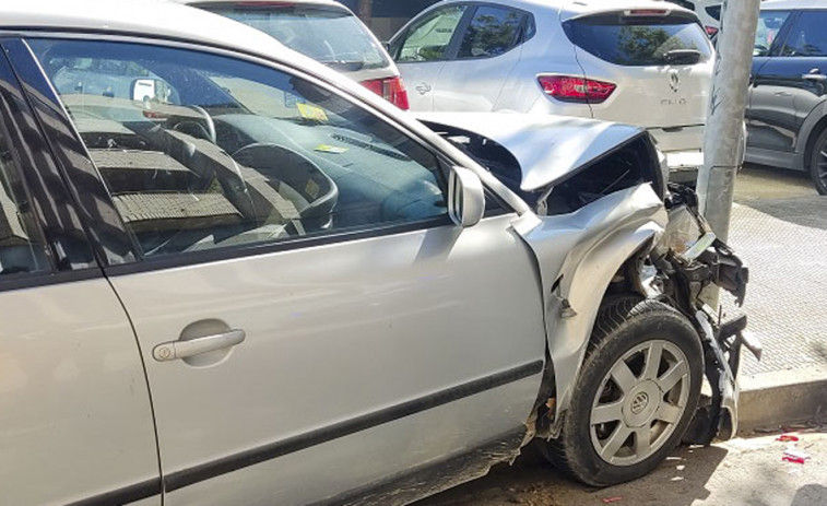 Un niño de 11 años coge el coche a su padre y se estrella cuando trataba de huir de la policía