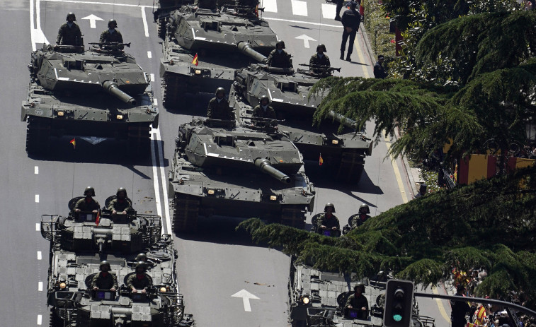 Desfile de las Fuerzas Armadas en Oviedo: sin la princesa Leonor y con abucheos a Margarita Robles