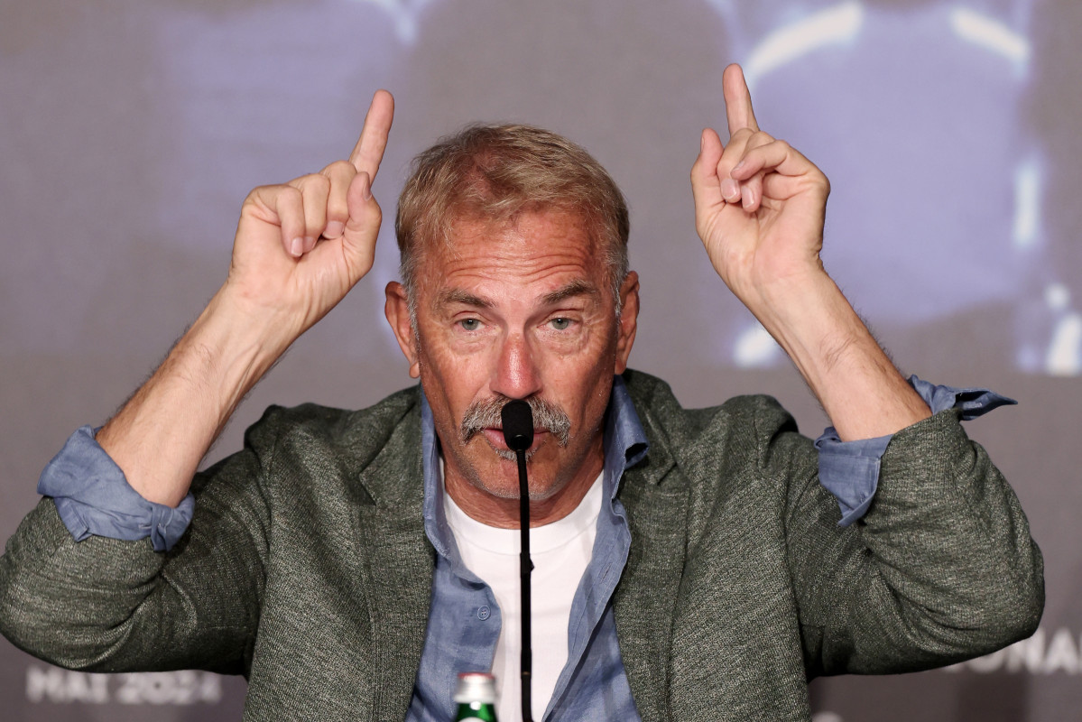 Cannes (France), 20/05/2024.- US director Kevin Costner attends the press conference for 'Horizon: An American Saga' during the 77th annual Cannes Film Festival, in Cannes, France, 20 May 2024. The movie is presented out of competition at the film festival which runs from 14 to 25 May 2024. (Cine, Francia) EFE/EPA/PASCAL LE SEGRETAIN / POOL *** Local Caption *** CANNES, FRANCE - MAY 20: Kevin Costner attends the "Horizon: An American Saga" press conference at the 77th annual Cannes Film Festival at Palais des Festivals on May 20, 2024 in Cannes, France. (Photo by Pascal Le Segretain/Getty Images)