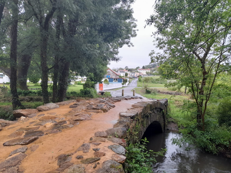 La Xunta veta el paso de vehículos por un vestigio medieval de Alvedro